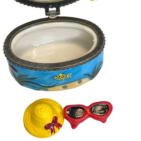 Tropical Pink Flamingo Hinged Ceramic Trinket Box Pool Beach Sunglasses Hat VTG - Picture 5 of 6